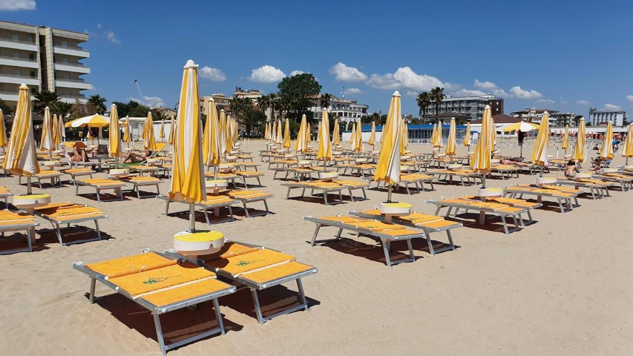 Residence Anchisemare Alba Adriatica Dış mekan fotoğraf