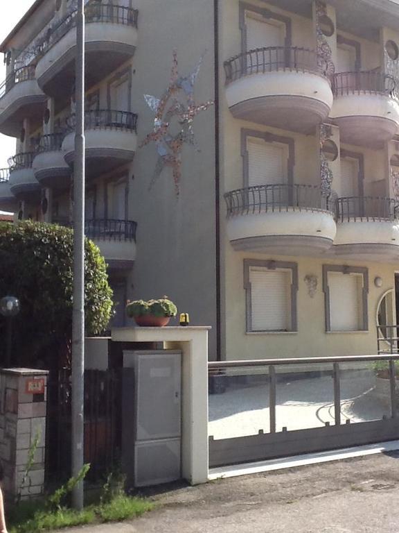 Residence Anchisemare Alba Adriatica Dış mekan fotoğraf