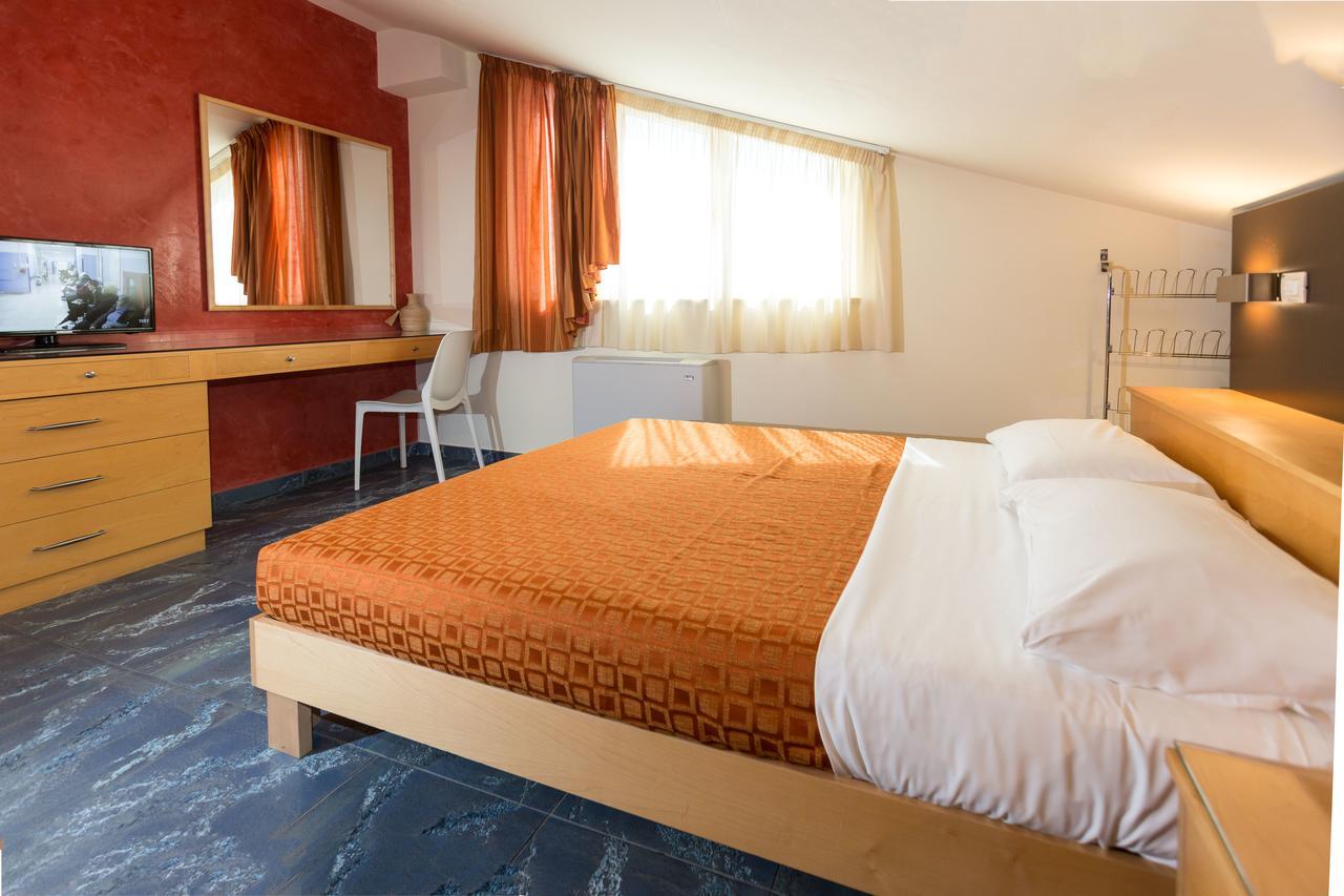 Residence Anchisemare Alba Adriatica Dış mekan fotoğraf