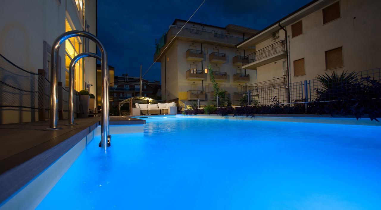 Residence Anchisemare Alba Adriatica Dış mekan fotoğraf